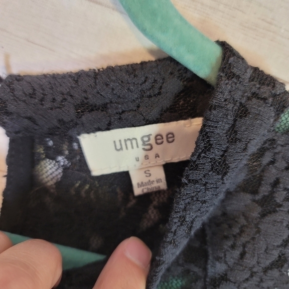 UMGEE BLACK LACE SHEER SLEEVELESS TOP, SZ SMALL - Picture 4 of 12